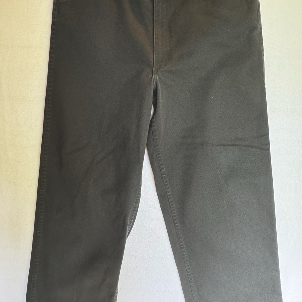 Size 38 Ben Davis Gorilla Cut chinos streetwear pants. Style 674